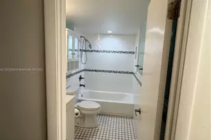 8411 NW 8th St, Miami, FL 33126 - Photo 8