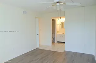 250 180th Dr, Sunny Isles Beach, FL 33160 - Photo 14