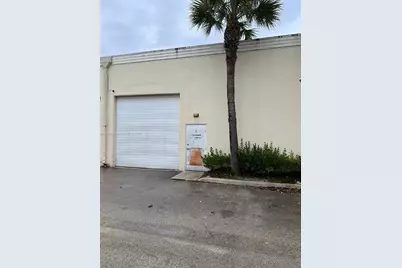 352 Tall Pines Rd #I, West Palm Beach, FL 33413 - Photo 4