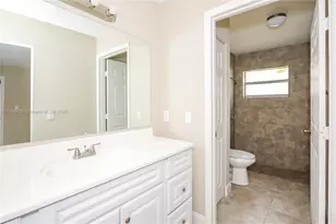 18954 NW 63rd Ct Cir, Hialeah, FL 33015 - Photo 12