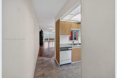 2005 Granada Dr #N2, Coconut Creek, FL 33066 - Photo 2