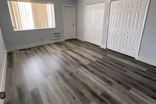 8010 Tatum Waterway Dr, Miami Beach, FL 33141 - Photo 4