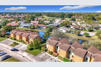 8117 NW 71st Ct, Tamarac, FL 33321 - Photo 4