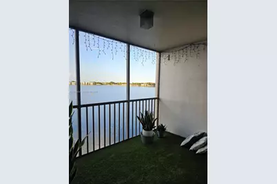 114 Lake Emerald Dr #409, Oakland Park, FL 33309 - Photo 2