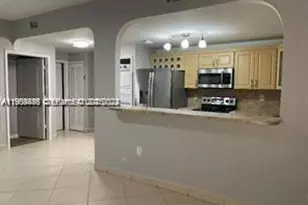 7542 NW 175th St, Hialeah, FL 33015 - Photo 2