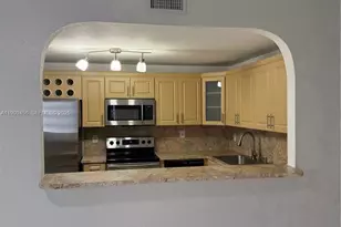 7542 NW 175th St, Hialeah, FL 33015 - Photo 8