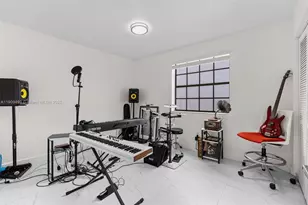 1211 S Independence Dr, Homestead, FL 33034 - Photo 18