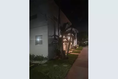 4320 NW 11th St #B, Miami, FL 33126 - Photo 2