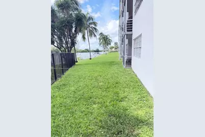 4311 Crystal Lake Dr #120, Deerfield Beach, FL 33064 - Photo 20