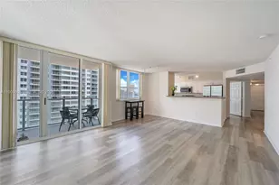 1155 Brickell Bay Dr, Miami, FL 33131 - Photo 4