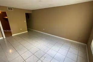 555 NE 123rd St, North Miami, FL 33161 - Photo 22