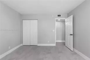 7408 Fairfax Dr, Tamarac, FL 33321 - Photo 26