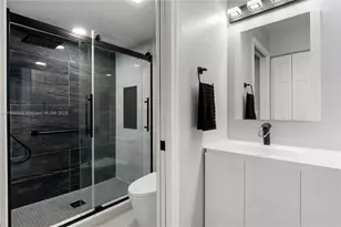 7408 Fairfax Dr, Tamarac, FL 33321 - Photo 22