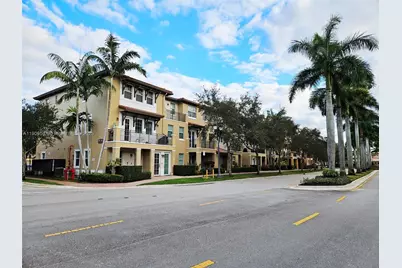 809 SW 147 Ave #1401, Pembroke Pines, FL 33027 - Photo 2
