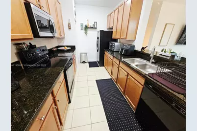 809 SW 147 Ave #1401, Pembroke Pines, FL 33027 - Photo 4