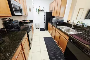 809 SW 147th Ave, Pembroke Pines, FL 33027 - Photo 4