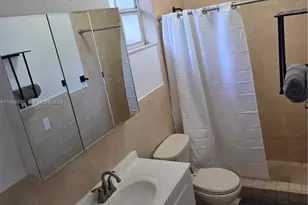 2972 NW 15th St, Miami, FL 33125 - Photo 12