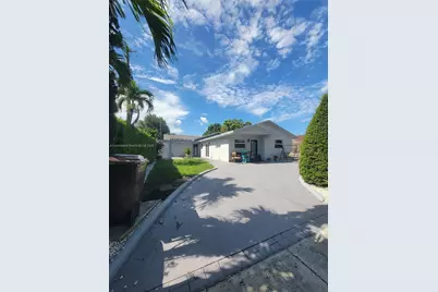 25 E 53rd Ter, Hialeah, FL 33013 - Photo 2