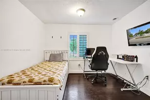440 NW 38th Ct, Miami, FL 33126 - Photo 20