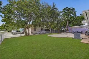440 NW 38th Ct, Miami, FL 33126 - Photo 38