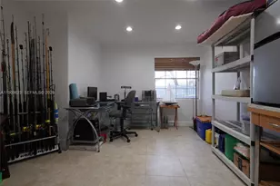 1411 Seagrape Cir, Weston, FL 33326 - Photo 16