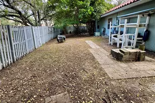 1411 Seagrape Cir, Weston, FL 33326 - Photo 20