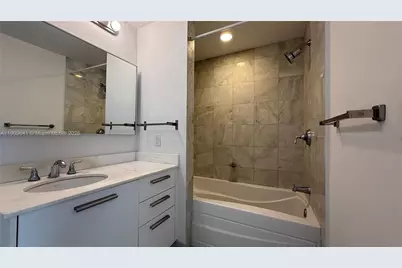 1060 Brickell Ave #1411, Miami, FL 33131 - Photo 26