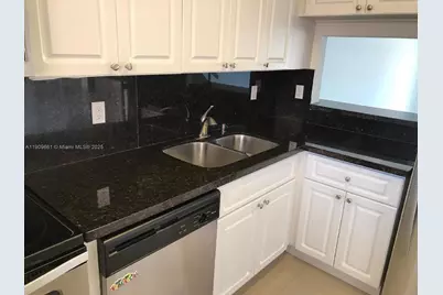 1100 W 35th St #27, Hialeah, FL 33012 - Photo 4