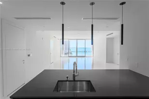 300 Biscayne Blvd Way, Miami, FL 33131 - Photo 4