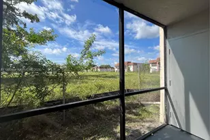 842 NE 209th St, Miami, FL 33179 - Photo 16