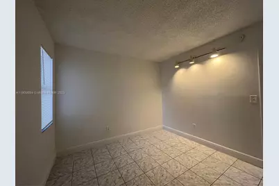842 NE 209th St #103, Miami, FL 33179 - Photo 12