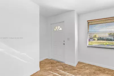 4404 SW 7th Ave, Cape Coral, FL 33914 - Photo 4