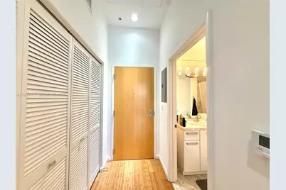 253 NE 2nd St #219, Miami, FL 33132 - Photo 2