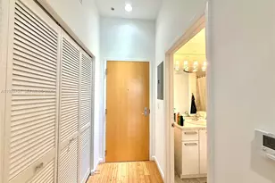 253 NE 2nd St, Miami, FL 33132 - Photo 2