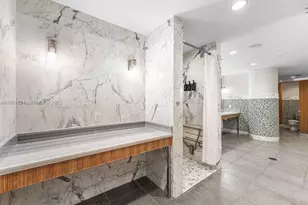 253 NE 2nd St, Miami, FL 33132 - Photo 32