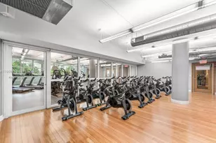 253 NE 2nd St, Miami, FL 33132 - Photo 26