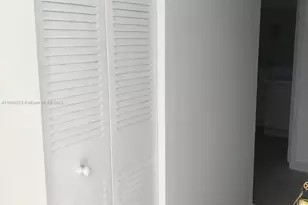 438 NE 210th Cir Terrace, Miami, FL 33179 - Photo 2