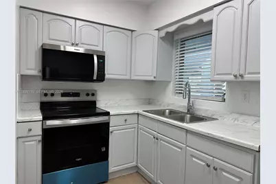 4300 Seagrape Dr #5, Lauderdale by the Sea, FL 33308 - Photo 6