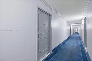 1000 St Charles Pl, Pembroke Pines, FL 33026 - Photo 32