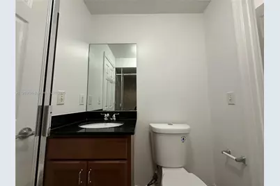 1045 NE 10th Ave #1, Fort Lauderdale, FL 33304 - Photo 14