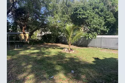 2181 NW 91st St, Miami, FL 33147 - Photo 14