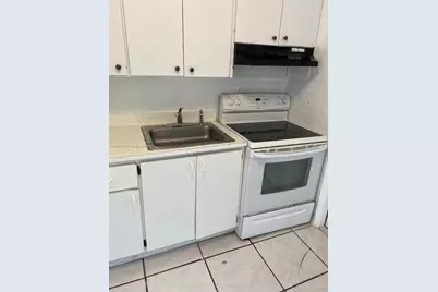 2181 NW 91st St, Miami, FL 33147 - Photo 4