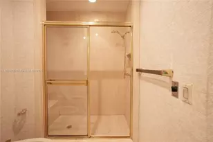 3000 Island Blvd, Aventura, FL 33160 - Photo 24