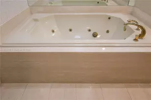 3000 Island Blvd, Aventura, FL 33160 - Photo 18