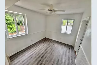 555 NE 70th St, Miami, FL 33138 - Photo 12