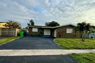 8670 NW 28th Pl, Sunrise, FL 33322 - Photo 2