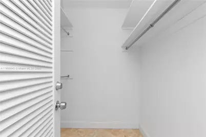 5700 Collins Ave #10D, Miami Beach, FL 33140 - Photo 22