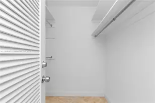 5700 Collins Ave, Miami Beach, FL 33140 - Photo 22