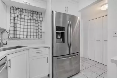 8000 N Sunrise Lakes Dr #207, Sunrise, FL 33322 - Photo 10
