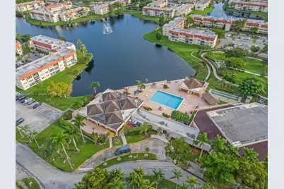 8000 N Sunrise Lakes Dr #207, Sunrise, FL 33322 - Photo 32